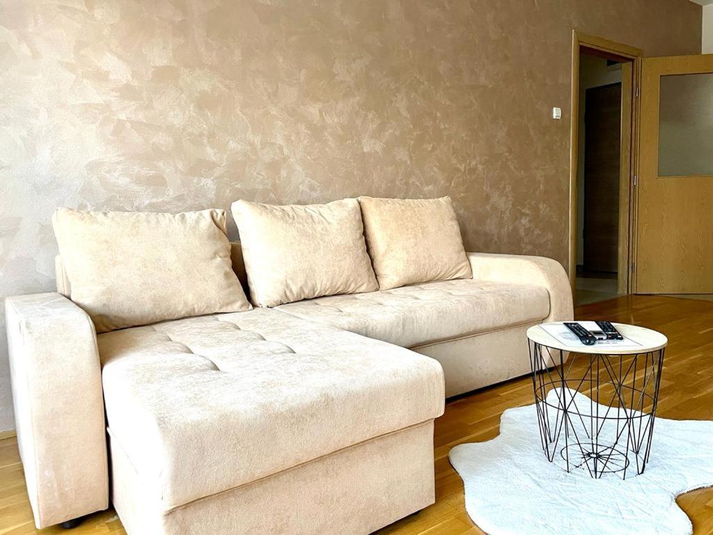 Ferienwohnung Naki Apartman Podgorica Zimmer foto